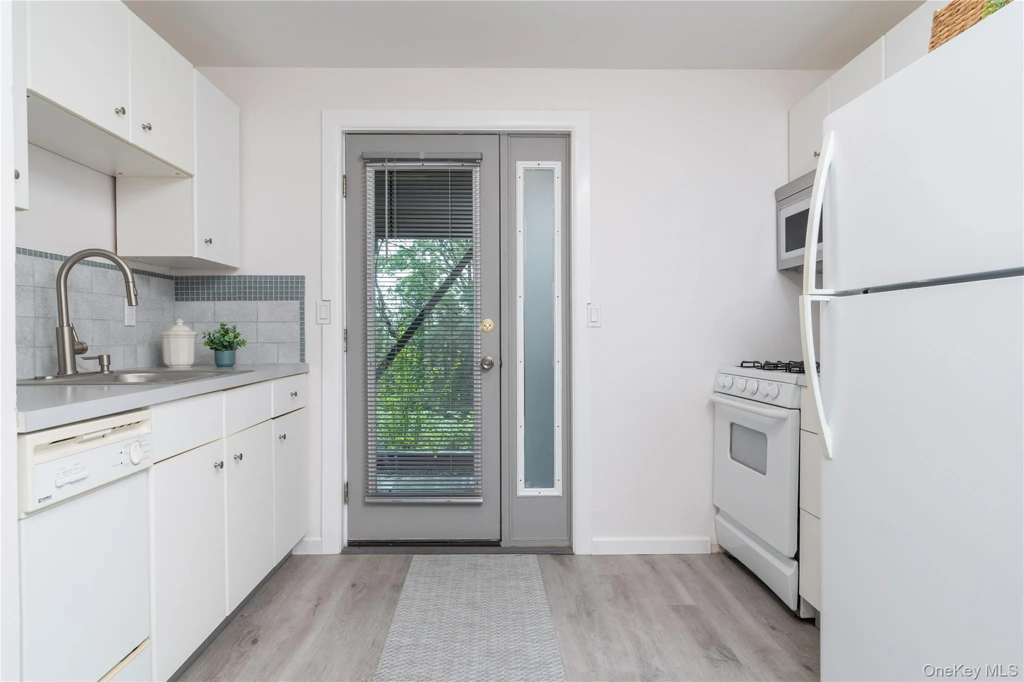 1095 Route 9W, Orangetown, NY, 2 Bedroom Bedrooms, 5 Room Rooms,1 BathroomBathrooms,Residential Lease,For Rent,Route 9W,0,994363 1095 Route 9W, Orangetown, NY, 2 Bedroom Bedrooms, 5 Room Rooms,1 BathroomBathrooms,Residential Lease,For Rent,Route 9W,0,994363
