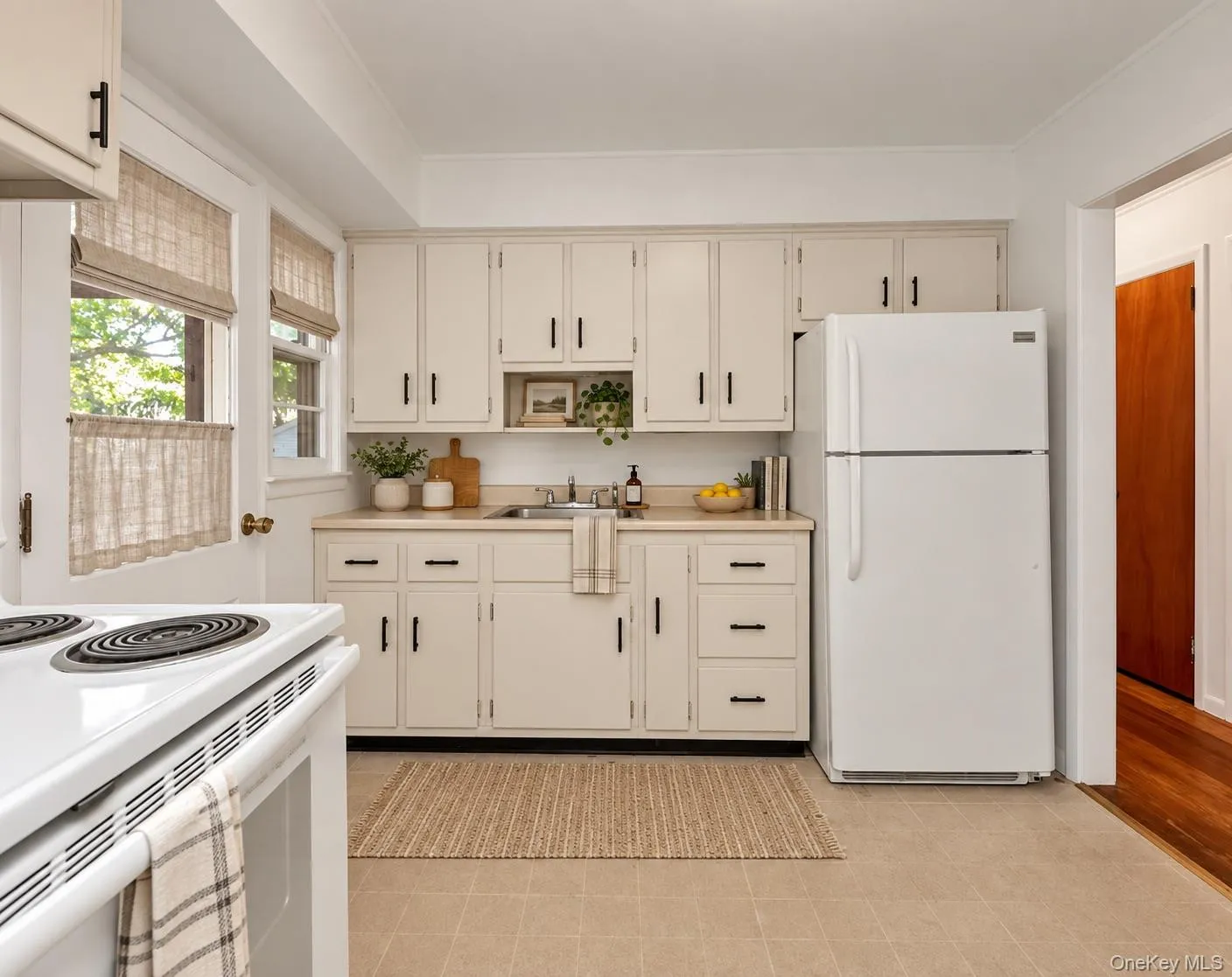 65 Grant Avenue, North Hempstead, NY, 4 Bedrooms Bedrooms, 7 Rooms Rooms,1 BathroomBathrooms,Residential,For Rent,Grant,0,994372 65 Grant Avenue, North Hempstead, NY, 4 Bedrooms Bedrooms, 7 Rooms Rooms,1 BathroomBathrooms,Residential,For Rent,Grant,0,994372