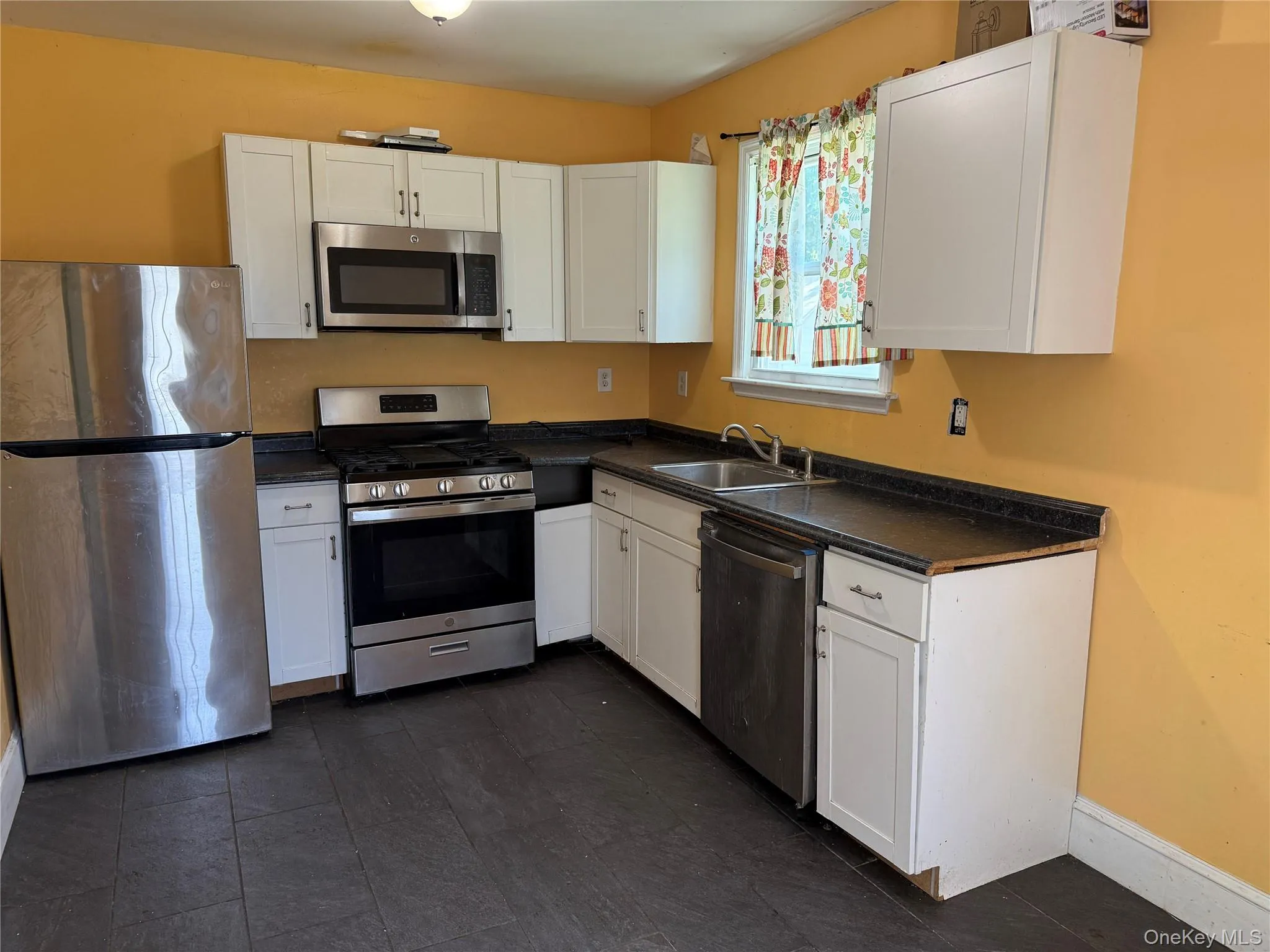 109 Myrtle Avenue, New Windsor, NY, 2 Bedrooms Bedrooms, 5 Rooms Rooms,1 BathroomBathrooms,Residential Lease,For Rent,Myrtle,0,994389 109 Myrtle Avenue, New Windsor, NY, 2 Bedrooms Bedrooms, 5 Rooms Rooms,1 BathroomBathrooms,Residential Lease,For Rent,Myrtle,0,994389