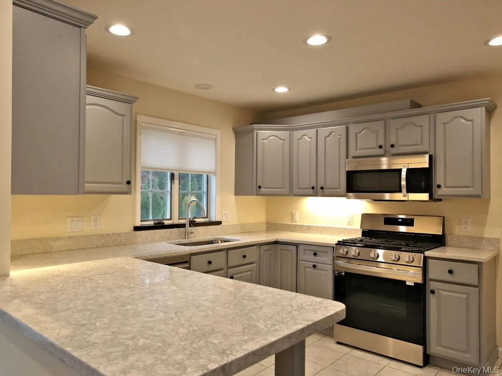 300 Jefferson Avenue, Mamaroneck, NY, 3 Bedrooms Bedrooms, 6 Rooms Rooms,3 BathroomsBathrooms,Residential Lease,For Rent,Jefferson,0,994394 300 Jefferson Avenue, Mamaroneck, NY, 3 Bedrooms Bedrooms, 6 Rooms Rooms,3 BathroomsBathrooms,Residential Lease,For Rent,Jefferson,0,994394