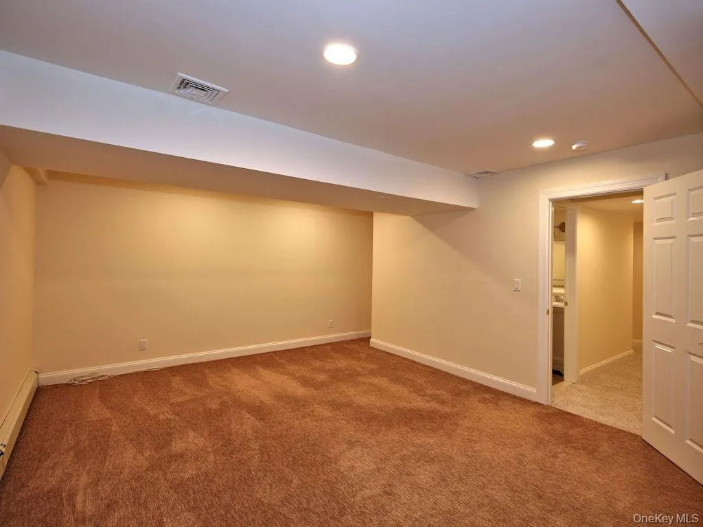 300 Jefferson Avenue, Mamaroneck, NY, 3 Bedrooms Bedrooms, 6 Rooms Rooms,3 BathroomsBathrooms,Residential Lease,For Rent,Jefferson,0,994394 300 Jefferson Avenue, Mamaroneck, NY, 3 Bedrooms Bedrooms, 6 Rooms Rooms,3 BathroomsBathrooms,Residential Lease,For Rent,Jefferson,0,994394