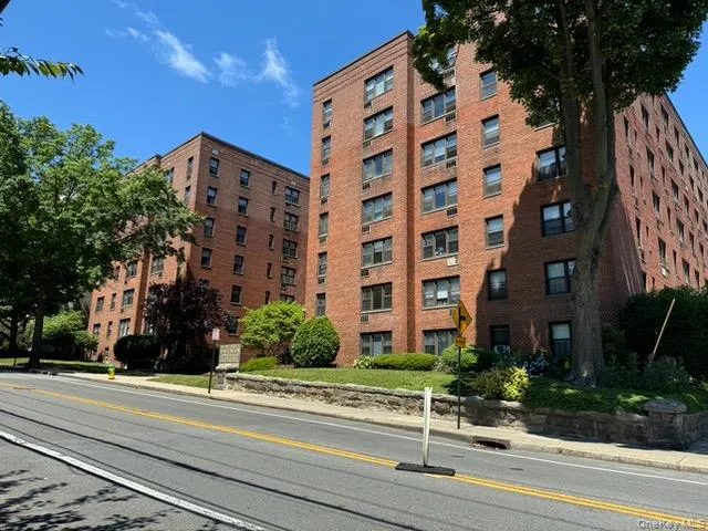 View of apartment building / complex View of apartment building / complex