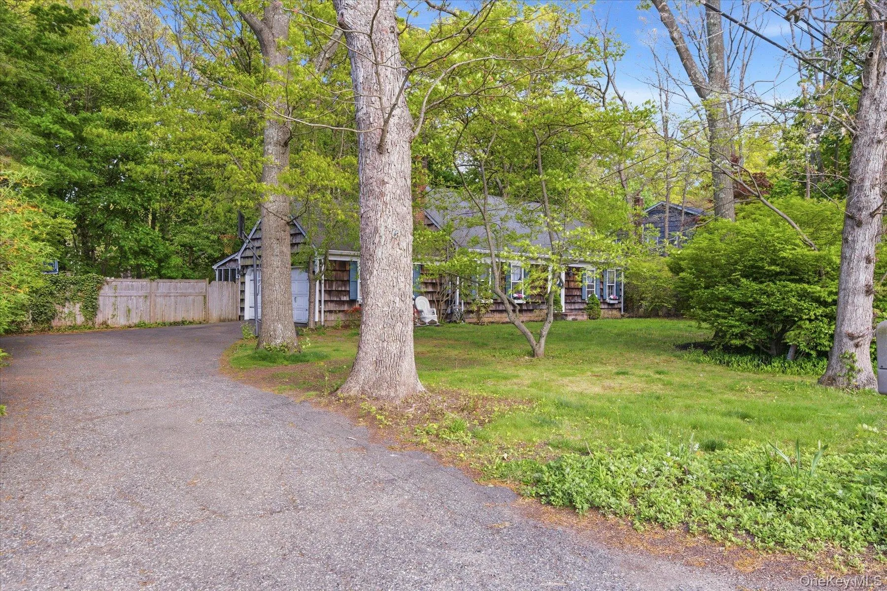 Oversized Driveway with room for plenty of cars plus a 2 car garage. Oversized Driveway with room for plenty of cars plus a 2 car garage.