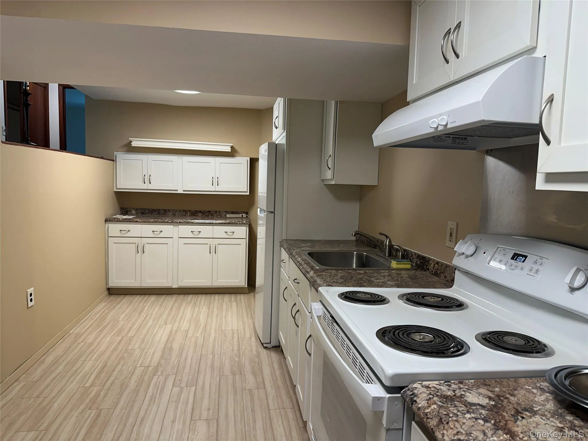 190 Old Field Road, Huntington, NY, 1 Bedroom Bedrooms, 4 Rooms Rooms,1 BathroomBathrooms,Residential Lease,For Rent,Old Field,0,994481 190 Old Field Road, Huntington, NY, 1 Bedroom Bedrooms, 4 Rooms Rooms,1 BathroomBathrooms,Residential Lease,For Rent,Old Field,0,994481