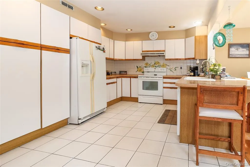 199 Hanson Lane, New Rochelle, NY, 3 Bedrooms Bedrooms, 7 Rooms Rooms,3 BathroomsBathrooms,Residential Lease,For Rent,Hanson Lane,0,994486 199 Hanson Lane, New Rochelle, NY, 3 Bedrooms Bedrooms, 7 Rooms Rooms,3 BathroomsBathrooms,Residential Lease,For Rent,Hanson Lane,0,994486