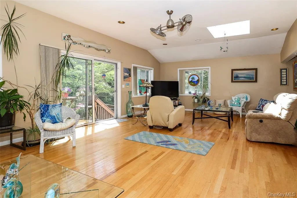 199 Hanson Lane, New Rochelle, NY, 3 Bedrooms Bedrooms, 7 Rooms Rooms,3 BathroomsBathrooms,Residential Lease,For Rent,Hanson Lane,0,994486 199 Hanson Lane, New Rochelle, NY, 3 Bedrooms Bedrooms, 7 Rooms Rooms,3 BathroomsBathrooms,Residential Lease,For Rent,Hanson Lane,0,994486