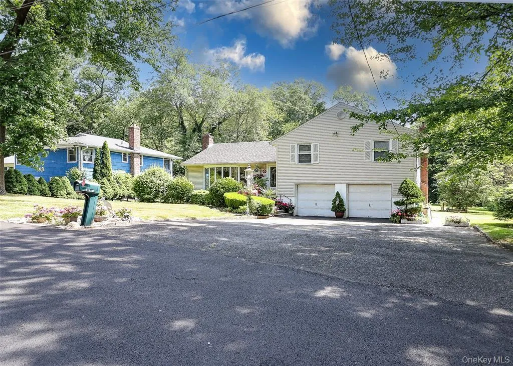 199 Hanson Lane, New Rochelle, NY, 3 Bedrooms Bedrooms, 7 Rooms Rooms,3 BathroomsBathrooms,Residential Lease,For Rent,Hanson Lane,0,994486 199 Hanson Lane, New Rochelle, NY, 3 Bedrooms Bedrooms, 7 Rooms Rooms,3 BathroomsBathrooms,Residential Lease,For Rent,Hanson Lane,0,994486