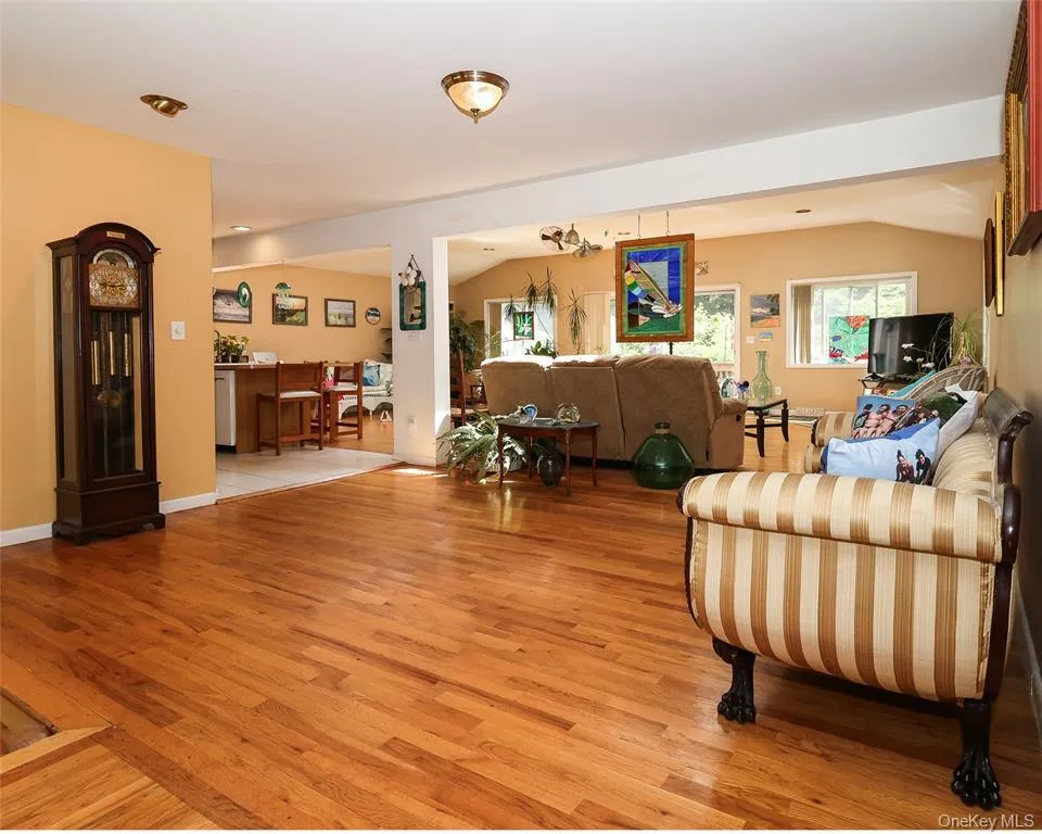 199 Hanson Lane, New Rochelle, NY, 3 Bedrooms Bedrooms, 7 Rooms Rooms,3 BathroomsBathrooms,Residential Lease,For Rent,Hanson Lane,0,994486 199 Hanson Lane, New Rochelle, NY, 3 Bedrooms Bedrooms, 7 Rooms Rooms,3 BathroomsBathrooms,Residential Lease,For Rent,Hanson Lane,0,994486