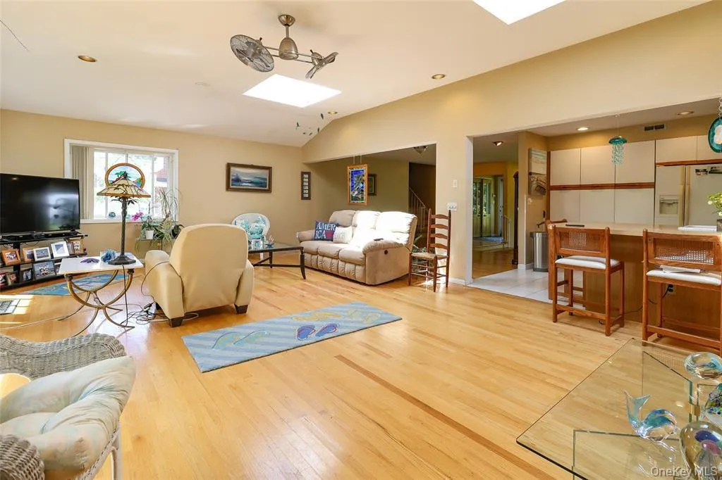 199 Hanson Lane, New Rochelle, NY, 3 Bedrooms Bedrooms, 7 Rooms Rooms,3 BathroomsBathrooms,Residential Lease,For Rent,Hanson Lane,0,994486 199 Hanson Lane, New Rochelle, NY, 3 Bedrooms Bedrooms, 7 Rooms Rooms,3 BathroomsBathrooms,Residential Lease,For Rent,Hanson Lane,0,994486