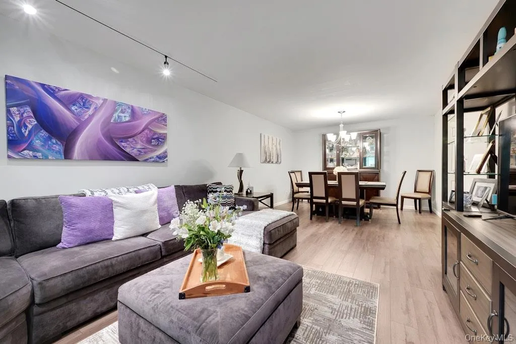 117 De Haven Drive, Yonkers, NY, 3 Bedrooms Bedrooms, 6 Rooms Rooms,2 BathroomsBathrooms,Residential,For Rent,De Haven,0,994508 117 De Haven Drive, Yonkers, NY, 3 Bedrooms Bedrooms, 6 Rooms Rooms,2 BathroomsBathrooms,Residential,For Rent,De Haven,0,994508