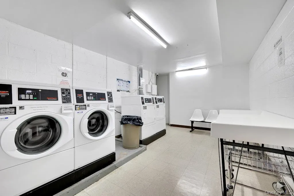 117 De Haven Drive, Yonkers, NY, 3 Bedrooms Bedrooms, 6 Rooms Rooms,2 BathroomsBathrooms,Residential,For Rent,De Haven,0,994508 117 De Haven Drive, Yonkers, NY, 3 Bedrooms Bedrooms, 6 Rooms Rooms,2 BathroomsBathrooms,Residential,For Rent,De Haven,0,994508