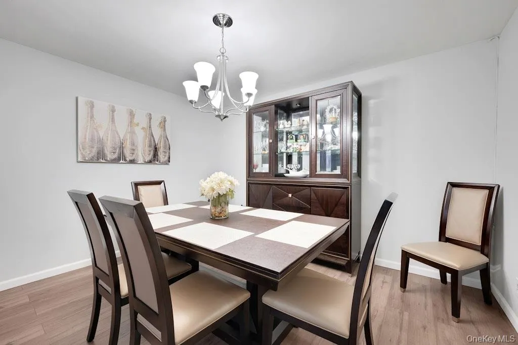 117 De Haven Drive, Yonkers, NY, 3 Bedrooms Bedrooms, 6 Rooms Rooms,2 BathroomsBathrooms,Residential,For Rent,De Haven,0,994508 117 De Haven Drive, Yonkers, NY, 3 Bedrooms Bedrooms, 6 Rooms Rooms,2 BathroomsBathrooms,Residential,For Rent,De Haven,0,994508