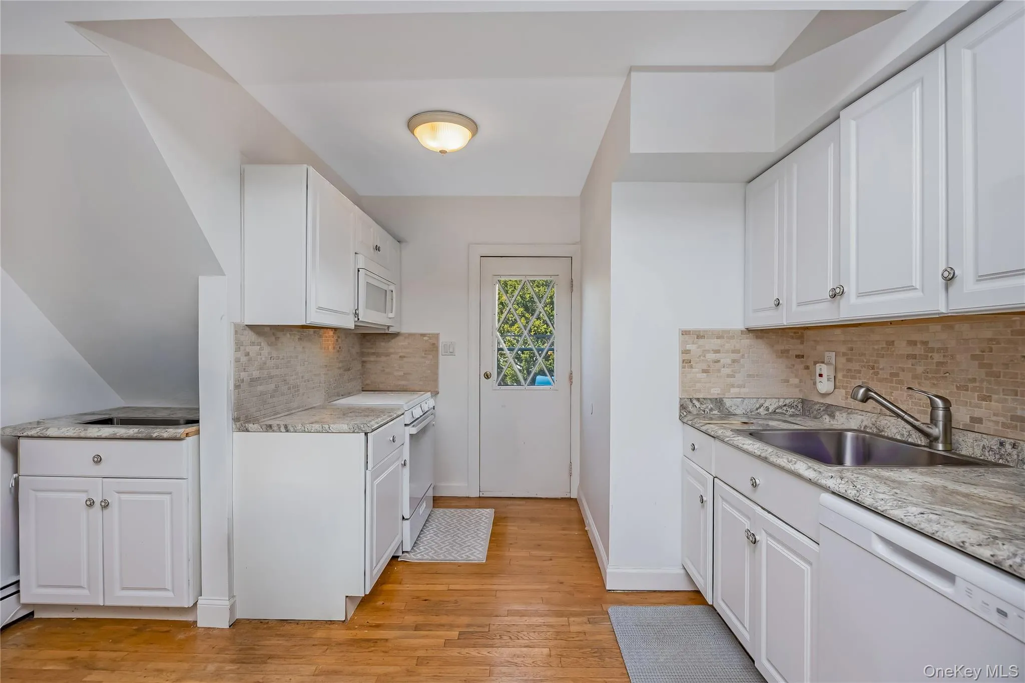 32 Buffalo Avenue, Hempstead, NY, 4 Bedrooms Bedrooms, 8 Rooms Rooms,2 BathroomsBathrooms,Residential,For Rent,Buffalo,0,994514 32 Buffalo Avenue, Hempstead, NY, 4 Bedrooms Bedrooms, 8 Rooms Rooms,2 BathroomsBathrooms,Residential,For Rent,Buffalo,0,994514
