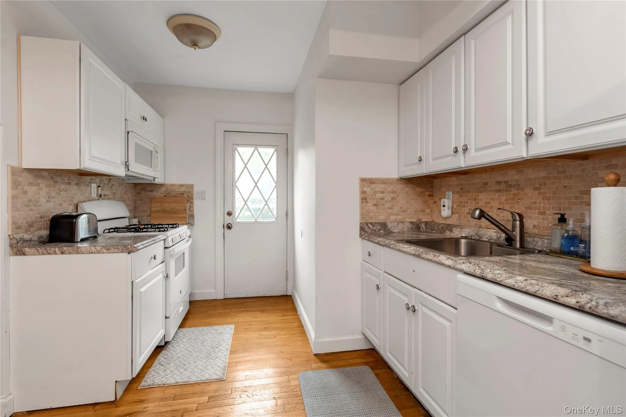 32 Buffalo Avenue, Hempstead, NY, 4 Bedrooms Bedrooms, 8 Rooms Rooms,2 BathroomsBathrooms,Residential,For Rent,Buffalo,0,994514 32 Buffalo Avenue, Hempstead, NY, 4 Bedrooms Bedrooms, 8 Rooms Rooms,2 BathroomsBathrooms,Residential,For Rent,Buffalo,0,994514