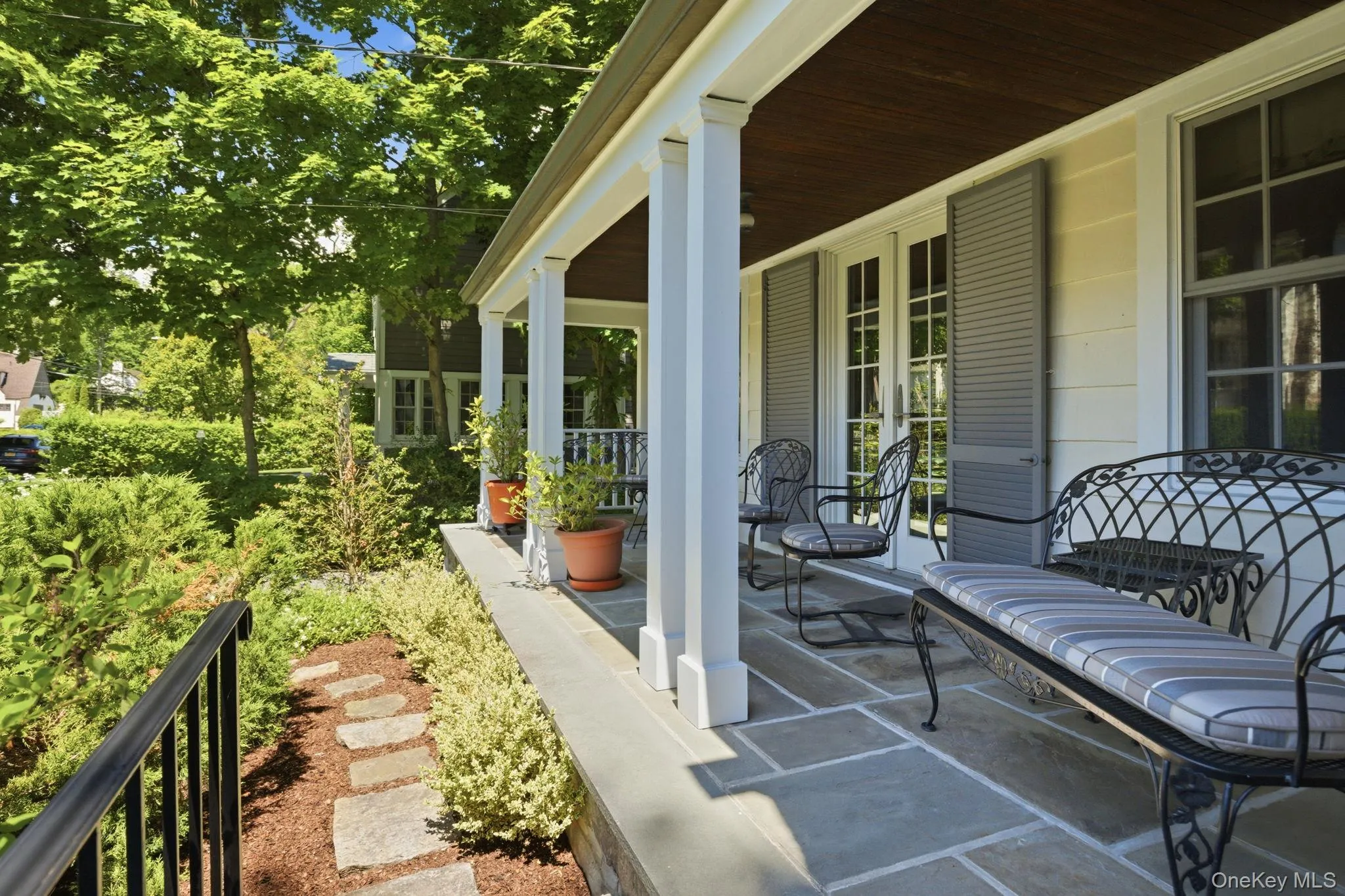 Inviting Front Porch Inviting Front Porch