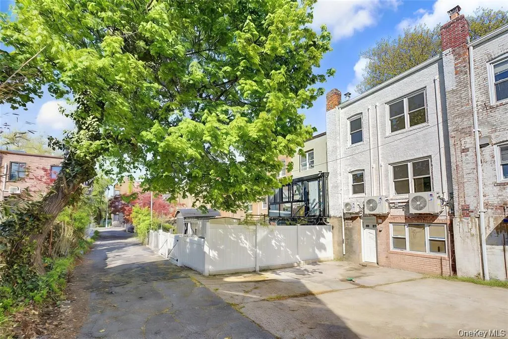 9307 69th Avenue, New York, NY, 4 Bedrooms Bedrooms, 10 Rooms Rooms,3 BathroomsBathrooms,Residential,For Rent,69th,0,994541 9307 69th Avenue, New York, NY, 4 Bedrooms Bedrooms, 10 Rooms Rooms,3 BathroomsBathrooms,Residential,For Rent,69th,0,994541