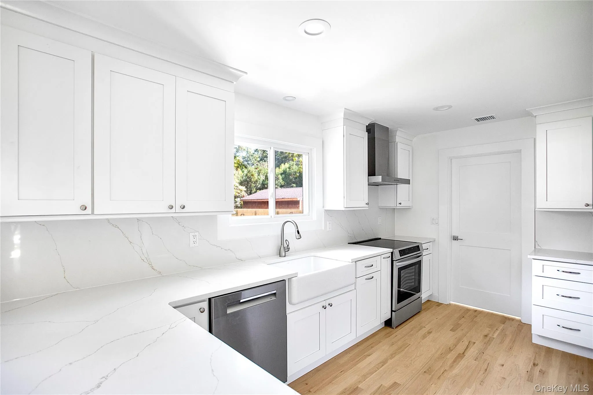 91 Circuit Road, Brookhaven, NY, 3 Bedrooms Bedrooms, 6 Rooms Rooms,1 BathroomBathrooms,Residential Lease,For Rent,Circuit,0,994557 91 Circuit Road, Brookhaven, NY, 3 Bedrooms Bedrooms, 6 Rooms Rooms,1 BathroomBathrooms,Residential Lease,For Rent,Circuit,0,994557