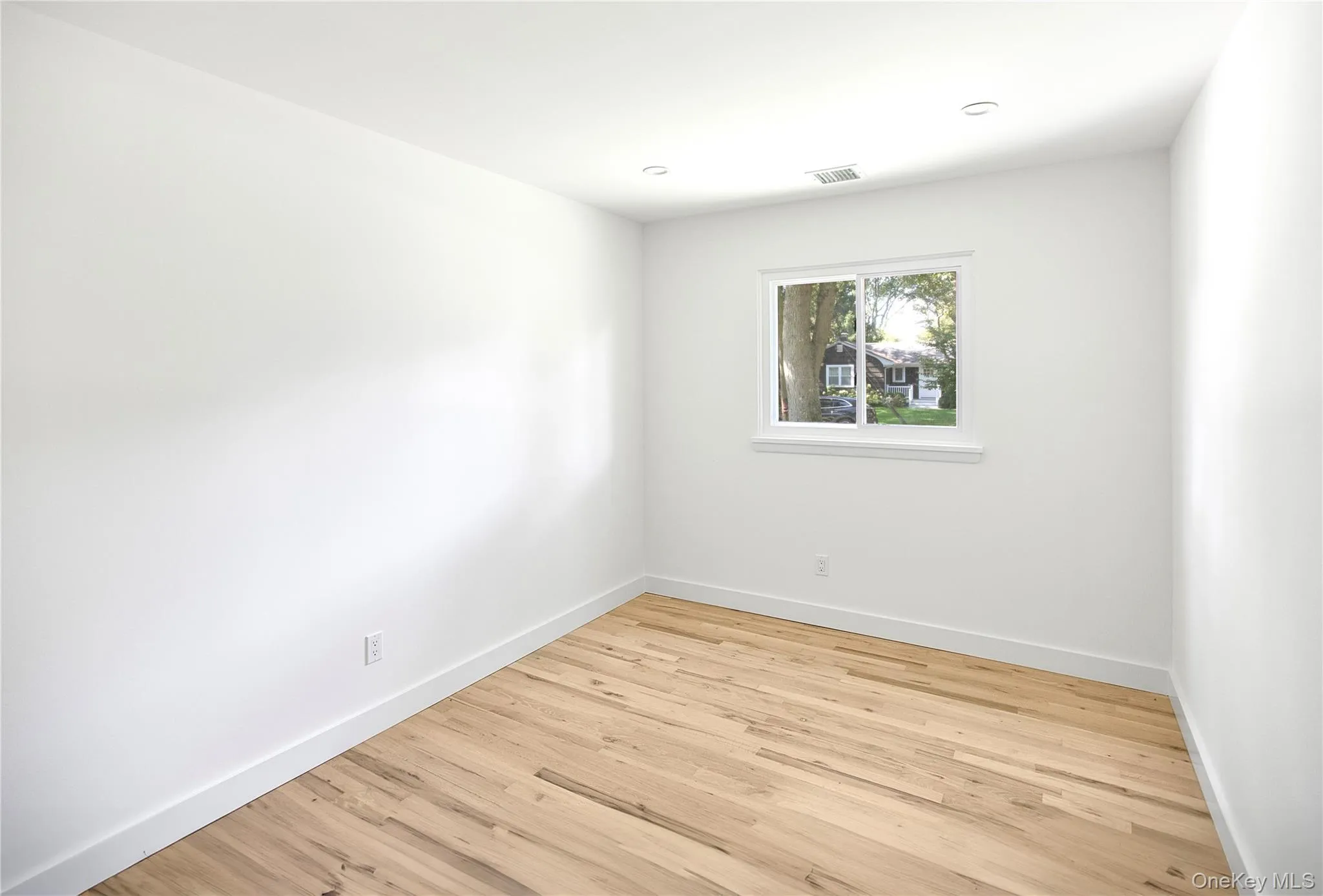 91 Circuit Road, Brookhaven, NY, 3 Bedrooms Bedrooms, 6 Rooms Rooms,1 BathroomBathrooms,Residential Lease,For Rent,Circuit,0,994557 91 Circuit Road, Brookhaven, NY, 3 Bedrooms Bedrooms, 6 Rooms Rooms,1 BathroomBathrooms,Residential Lease,For Rent,Circuit,0,994557