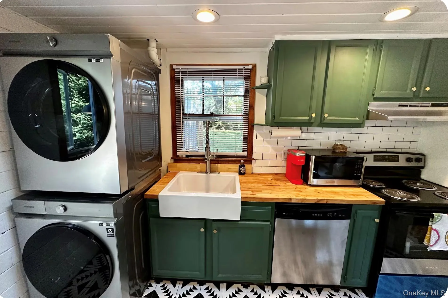 332 Canoe Place Road, Southampton, NY, 1 Bedroom Bedrooms, 2 Rooms Rooms,1 BathroomBathrooms,Residential Lease,For Rent,Canoe Place,0,994576 332 Canoe Place Road, Southampton, NY, 1 Bedroom Bedrooms, 2 Rooms Rooms,1 BathroomBathrooms,Residential Lease,For Rent,Canoe Place,0,994576