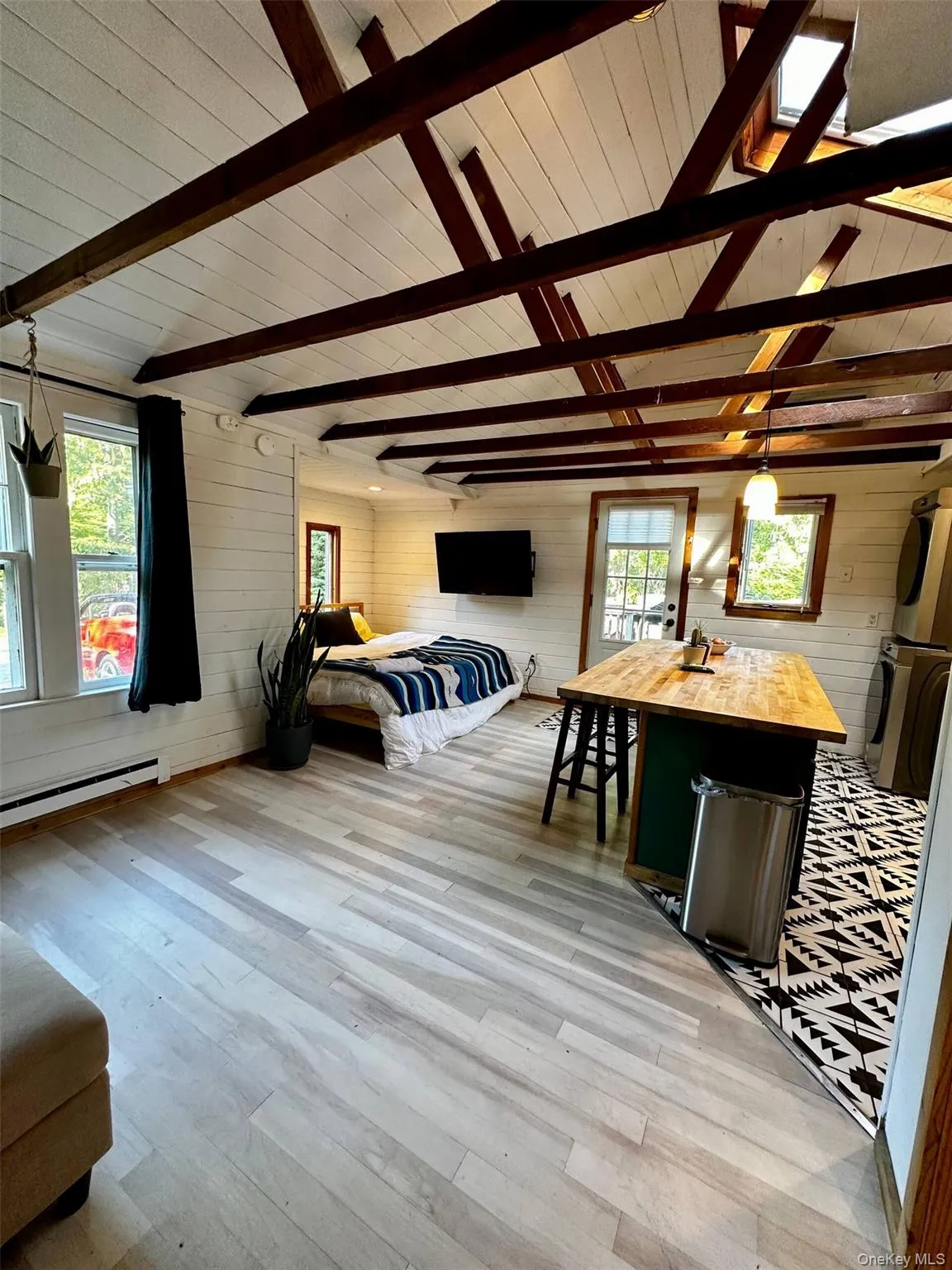 332 Canoe Place Road, Southampton, NY, 1 Bedroom Bedrooms, 2 Rooms Rooms,1 BathroomBathrooms,Residential Lease,For Rent,Canoe Place,0,994576 332 Canoe Place Road, Southampton, NY, 1 Bedroom Bedrooms, 2 Rooms Rooms,1 BathroomBathrooms,Residential Lease,For Rent,Canoe Place,0,994576