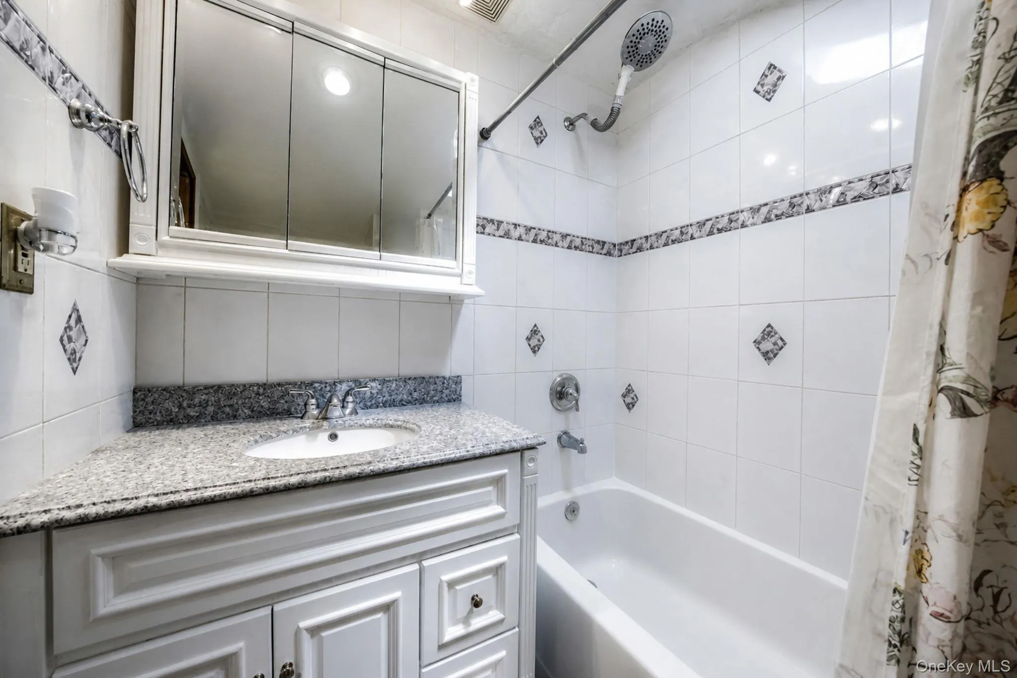 51-78 72nd Place, New York, NY, 5 Bedrooms Bedrooms, 12 Rooms Rooms,3 BathroomsBathrooms,Residential Sale,For Rent,72nd,0,994579 51-78 72nd Place, New York, NY, 5 Bedrooms Bedrooms, 12 Rooms Rooms,3 BathroomsBathrooms,Residential Sale,For Rent,72nd,0,994579