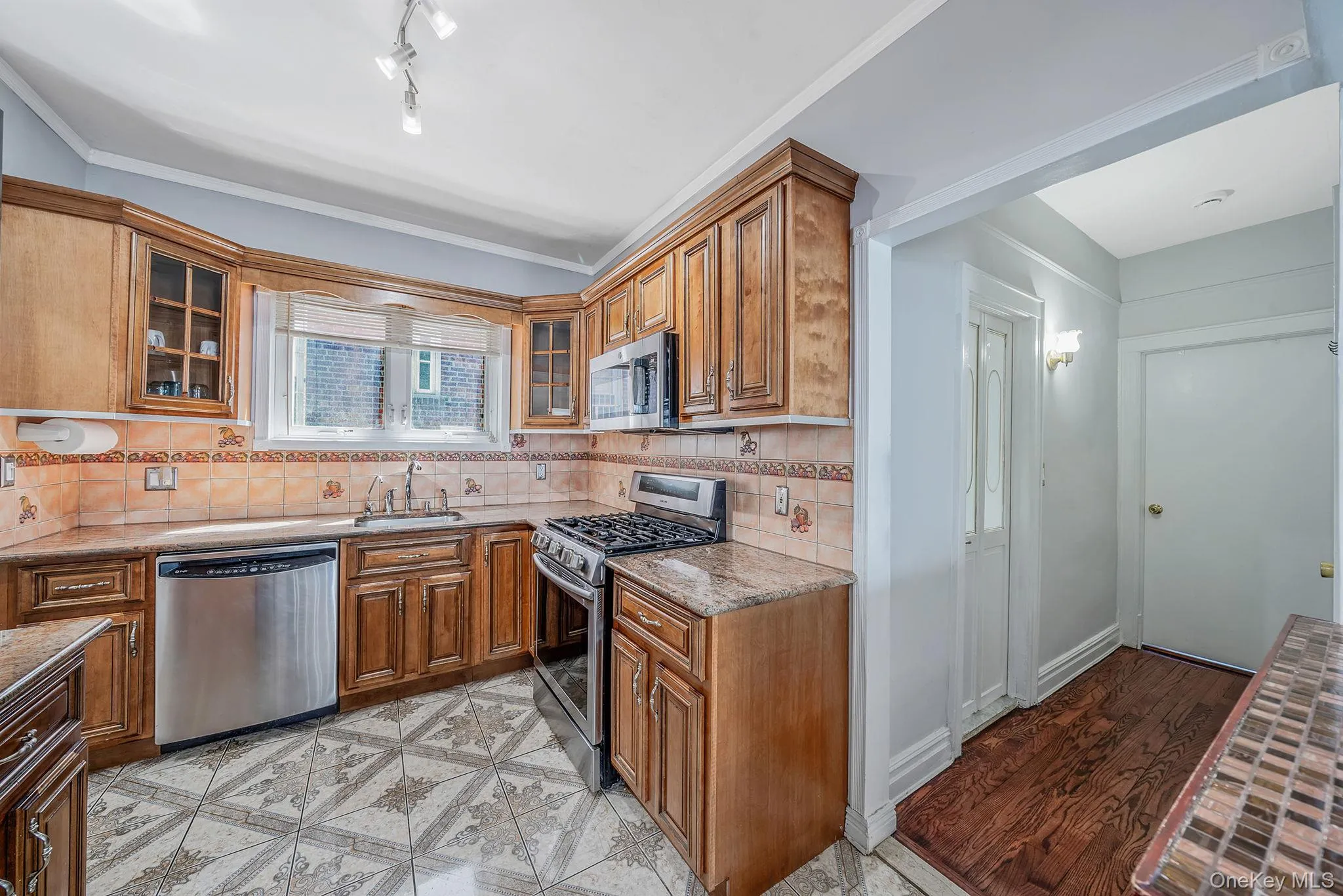 51-78 72nd Place, New York, NY, 5 Bedrooms Bedrooms, 12 Rooms Rooms,3 BathroomsBathrooms,Residential Sale,For Rent,72nd,0,994579 51-78 72nd Place, New York, NY, 5 Bedrooms Bedrooms, 12 Rooms Rooms,3 BathroomsBathrooms,Residential Sale,For Rent,72nd,0,994579