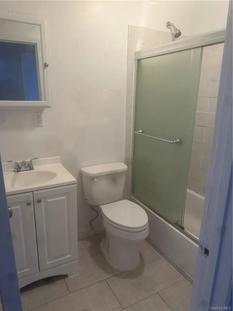 251 Warburton Avenue, Yonkers, NY, 2 Bedrooms Bedrooms, 4 Rooms Rooms,1 BathroomBathrooms,Residential Lease,For Rent,Warburton,0,994602 251 Warburton Avenue, Yonkers, NY, 2 Bedrooms Bedrooms, 4 Rooms Rooms,1 BathroomBathrooms,Residential Lease,For Rent,Warburton,0,994602