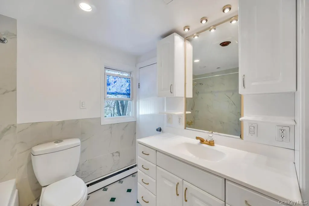 64 Spar Drive, Brookhaven, NY, 6 Bedrooms Bedrooms, 9 Rooms Rooms,2 BathroomsBathrooms,Residential,For Rent,Spar,0,994614 64 Spar Drive, Brookhaven, NY, 6 Bedrooms Bedrooms, 9 Rooms Rooms,2 BathroomsBathrooms,Residential,For Rent,Spar,0,994614