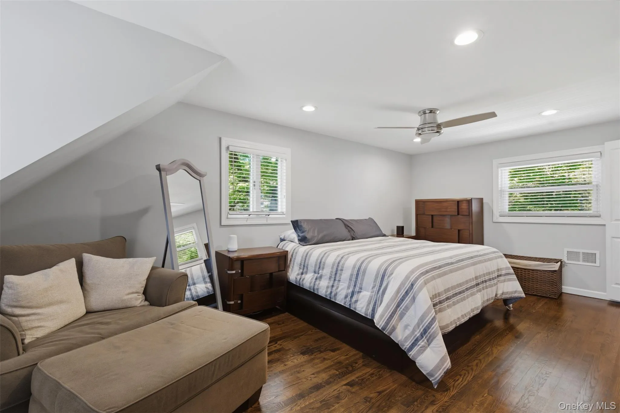 20 Glenside Drive, Clarkstown, NY, 4 Bedrooms Bedrooms, 8 Rooms Rooms,2 BathroomsBathrooms,Residential Sale,For Rent,Glenside,0,994647 20 Glenside Drive, Clarkstown, NY, 4 Bedrooms Bedrooms, 8 Rooms Rooms,2 BathroomsBathrooms,Residential Sale,For Rent,Glenside,0,994647