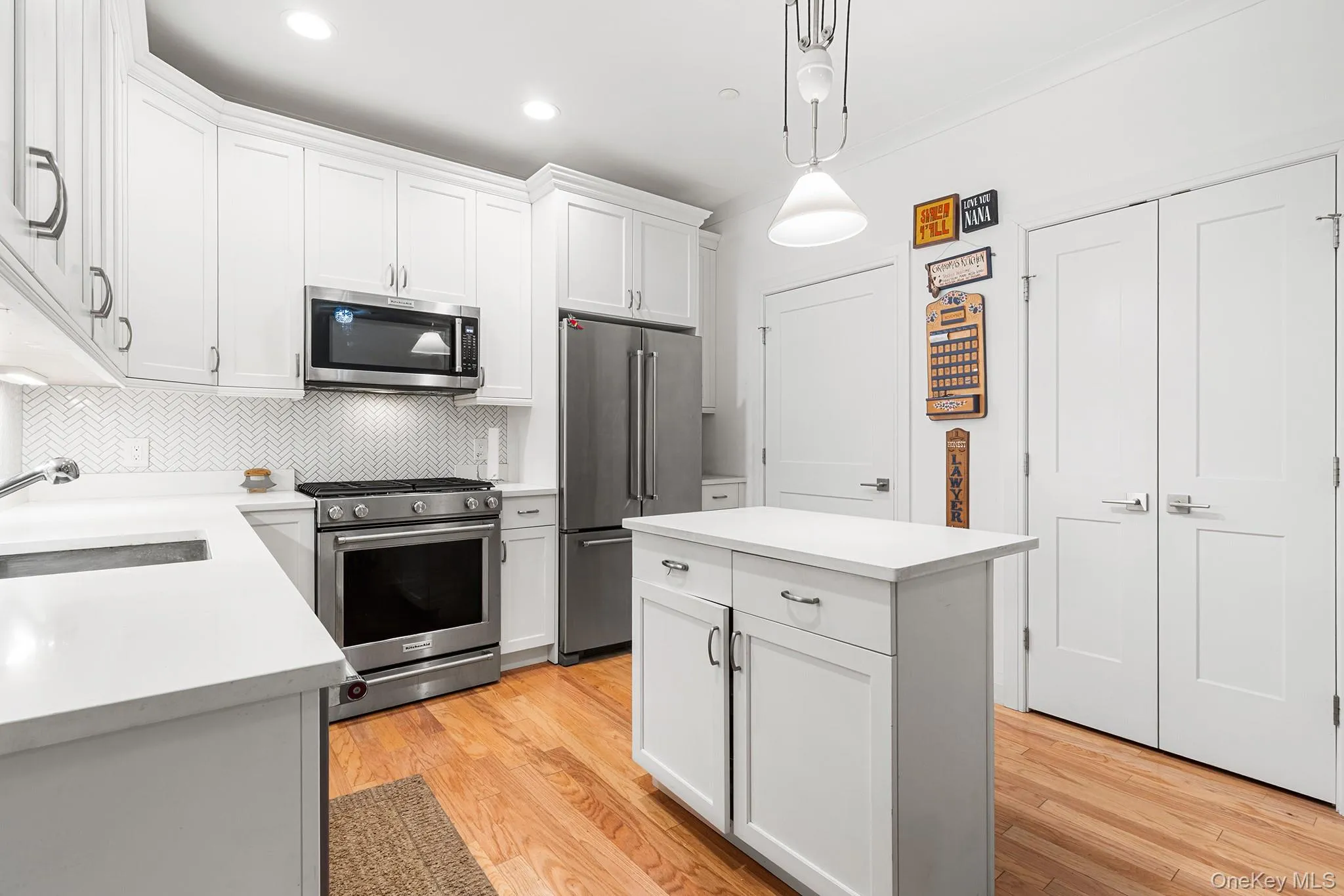 12103 Aspenwood Drive, Oyster Bay, NY, 2 Bedrooms Bedrooms, 5 Rooms Rooms,2 BathroomsBathrooms,Residential Sale,For Rent,Aspenwood,0,994649 12103 Aspenwood Drive, Oyster Bay, NY, 2 Bedrooms Bedrooms, 5 Rooms Rooms,2 BathroomsBathrooms,Residential Sale,For Rent,Aspenwood,0,994649