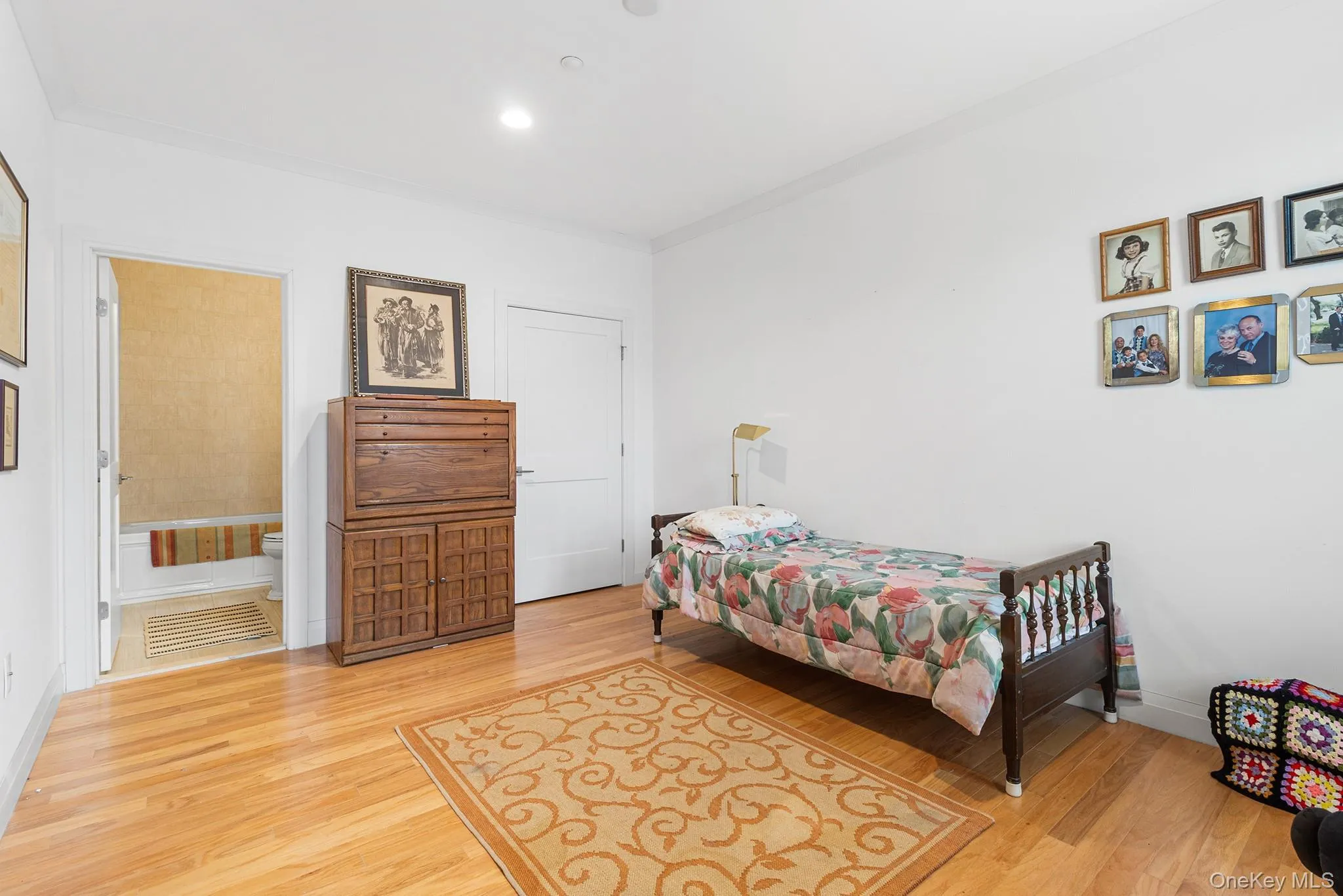 12103 Aspenwood Drive, Oyster Bay, NY, 2 Bedrooms Bedrooms, 5 Rooms Rooms,2 BathroomsBathrooms,Residential Sale,For Rent,Aspenwood,0,994649 12103 Aspenwood Drive, Oyster Bay, NY, 2 Bedrooms Bedrooms, 5 Rooms Rooms,2 BathroomsBathrooms,Residential Sale,For Rent,Aspenwood,0,994649