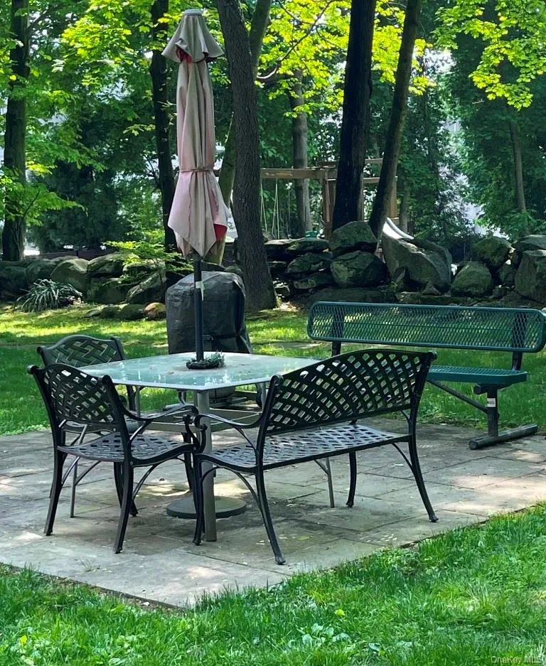 Scarsdale Country Estate has a BBQ area outside each house, garden area, playground and the complex allows dogs. Scarsdale Country Estate has a BBQ area outside each house, garden area, playground and the complex allows dogs.