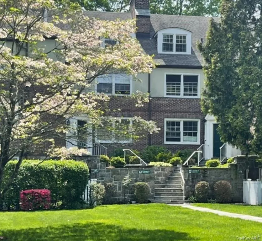 Scarsdale Country Estate has a BBQ area outside each house, garden area, playground and the complex allows dogs. Scarsdale Country Estate has a BBQ area outside each house, garden area, playground and the complex allows dogs.