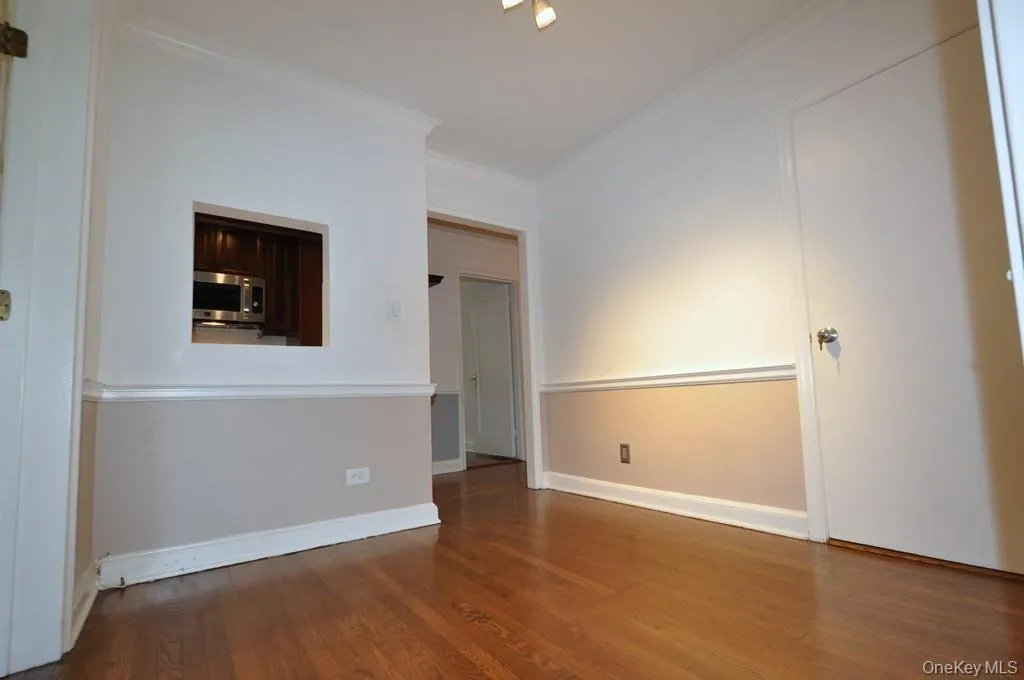 Entry Foyer can be used as a home office/open den area. Closet has pull out built ins Entry Foyer can be used as a home office/open den area. Closet has pull out built ins