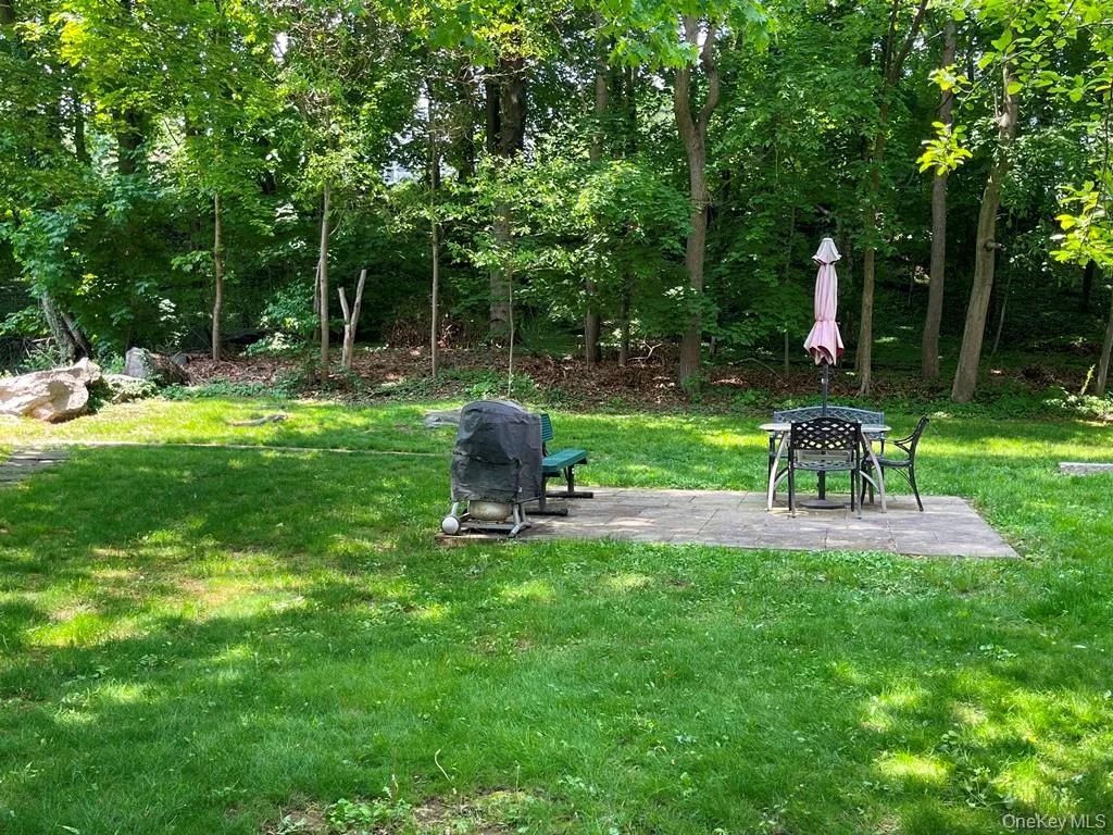 Scarsdale Country Estate has a BBQ area outside each house, garden area, playground and the complex allows dogs. Scarsdale Country Estate has a BBQ area outside each house, garden area, playground and the complex allows dogs.