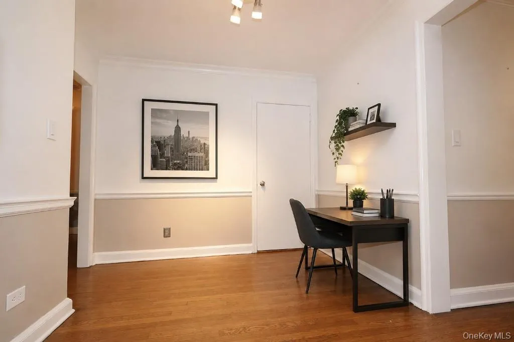 Entry Foyer can be used as a home office/open den area. closet also has pull out built ins. Entry Foyer can be used as a home office/open den area. closet also has pull out built ins.