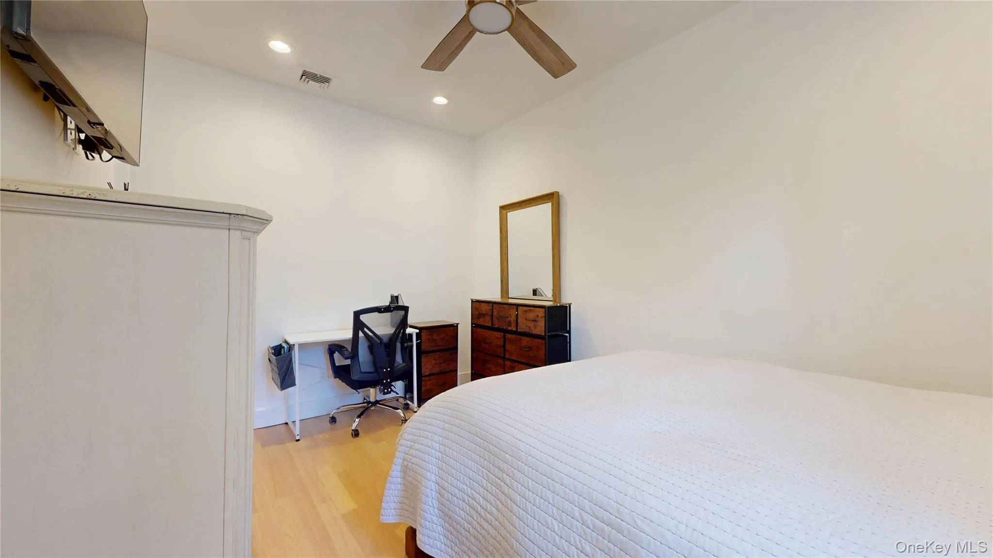 5 Halsey Avenue, Southampton, NY, 5 Bedrooms Bedrooms, 10 Rooms Rooms,3 BathroomsBathrooms,Residential Lease,For Rent,Halsey,0,994655 5 Halsey Avenue, Southampton, NY, 5 Bedrooms Bedrooms, 10 Rooms Rooms,3 BathroomsBathrooms,Residential Lease,For Rent,Halsey,0,994655