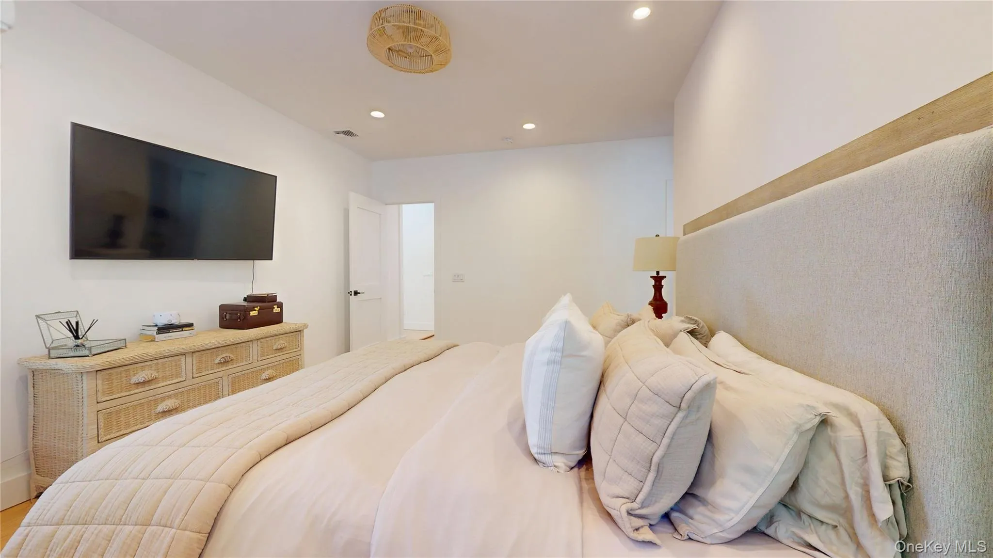 5 Halsey Avenue, Southampton, NY, 5 Bedrooms Bedrooms, 10 Rooms Rooms,3 BathroomsBathrooms,Residential Lease,For Rent,Halsey,0,994655 5 Halsey Avenue, Southampton, NY, 5 Bedrooms Bedrooms, 10 Rooms Rooms,3 BathroomsBathrooms,Residential Lease,For Rent,Halsey,0,994655
