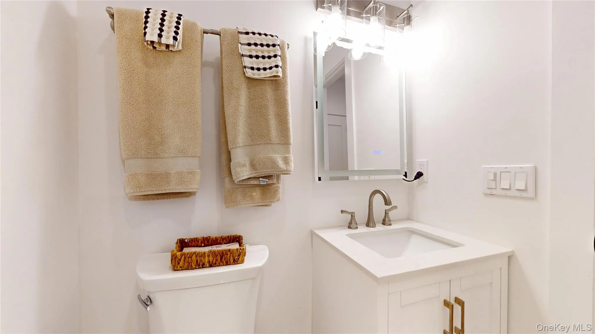 5 Halsey Avenue, Southampton, NY, 5 Bedrooms Bedrooms, 10 Rooms Rooms,3 BathroomsBathrooms,Residential Lease,For Rent,Halsey,0,994655 5 Halsey Avenue, Southampton, NY, 5 Bedrooms Bedrooms, 10 Rooms Rooms,3 BathroomsBathrooms,Residential Lease,For Rent,Halsey,0,994655