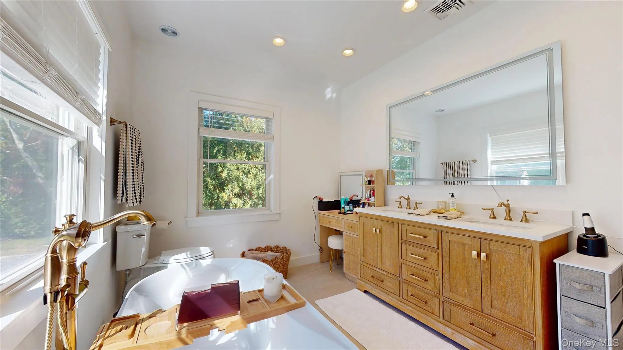 5 Halsey Avenue, Southampton, NY, 5 Bedrooms Bedrooms, 10 Rooms Rooms,3 BathroomsBathrooms,Residential Lease,For Rent,Halsey,0,994655 5 Halsey Avenue, Southampton, NY, 5 Bedrooms Bedrooms, 10 Rooms Rooms,3 BathroomsBathrooms,Residential Lease,For Rent,Halsey,0,994655