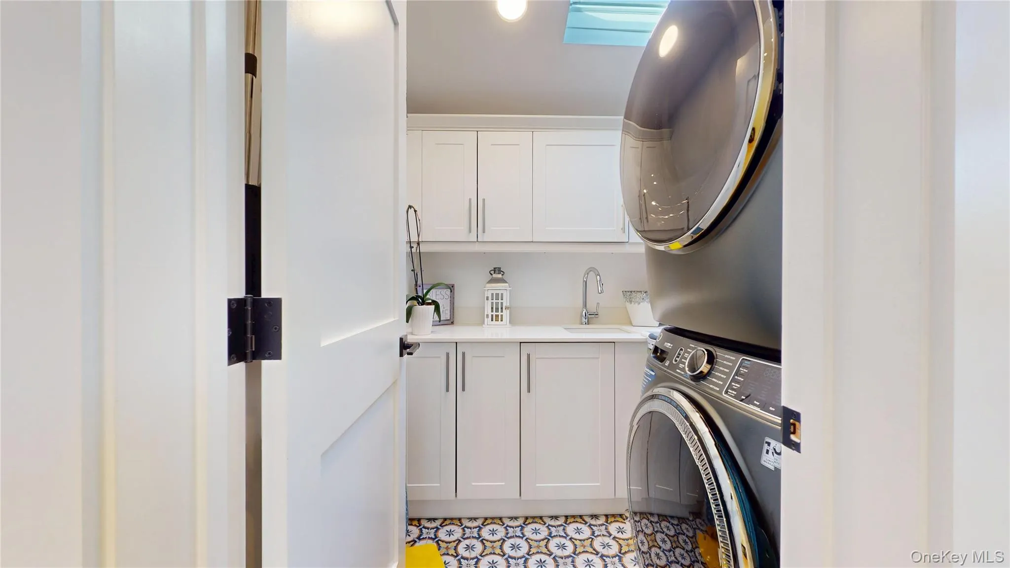 5 Halsey Avenue, Southampton, NY, 5 Bedrooms Bedrooms, 10 Rooms Rooms,3 BathroomsBathrooms,Residential Lease,For Rent,Halsey,0,994655 5 Halsey Avenue, Southampton, NY, 5 Bedrooms Bedrooms, 10 Rooms Rooms,3 BathroomsBathrooms,Residential Lease,For Rent,Halsey,0,994655