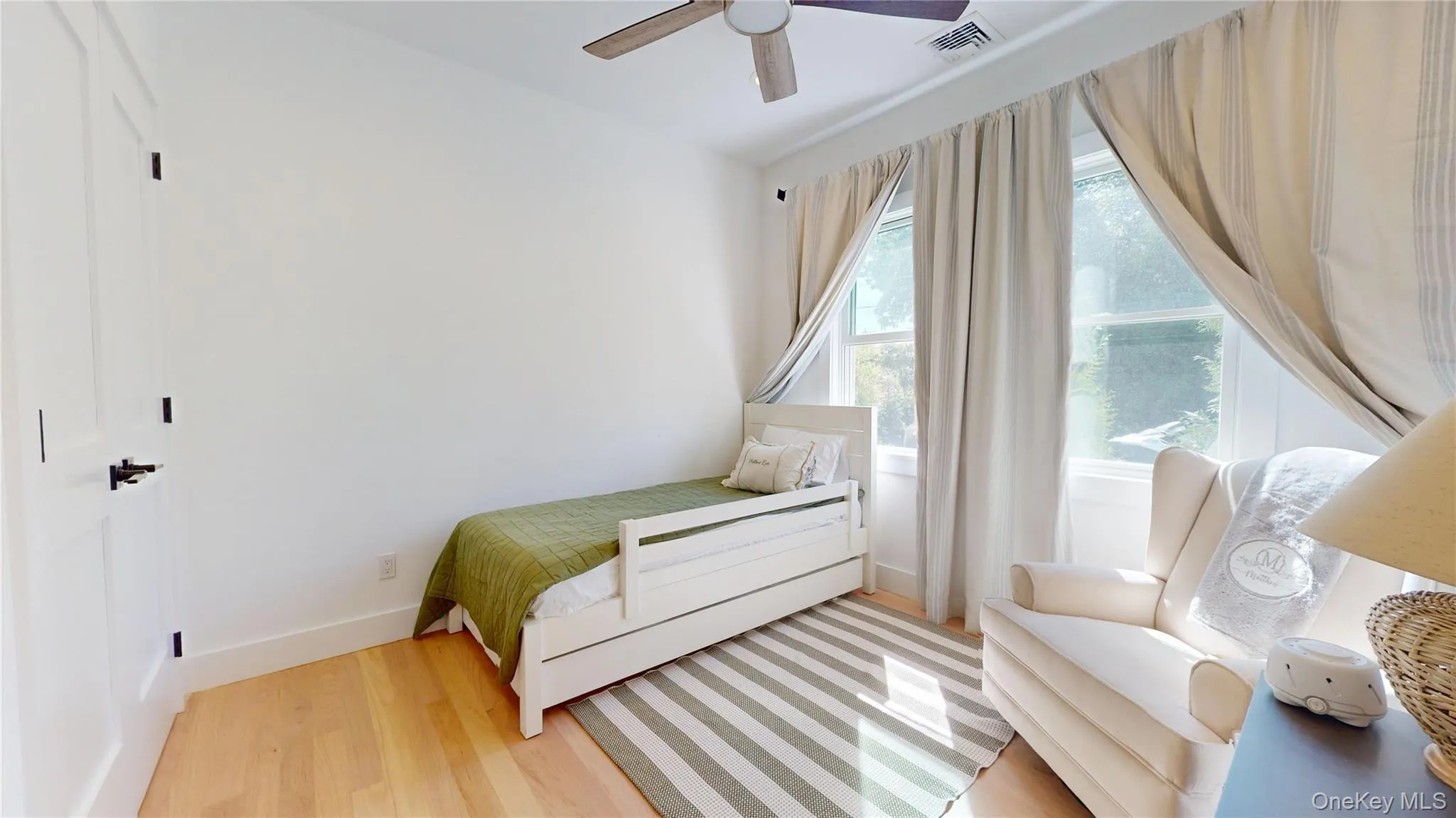 5 Halsey Avenue, Southampton, NY, 5 Bedrooms Bedrooms, 10 Rooms Rooms,3 BathroomsBathrooms,Residential Lease,For Rent,Halsey,0,994655 5 Halsey Avenue, Southampton, NY, 5 Bedrooms Bedrooms, 10 Rooms Rooms,3 BathroomsBathrooms,Residential Lease,For Rent,Halsey,0,994655