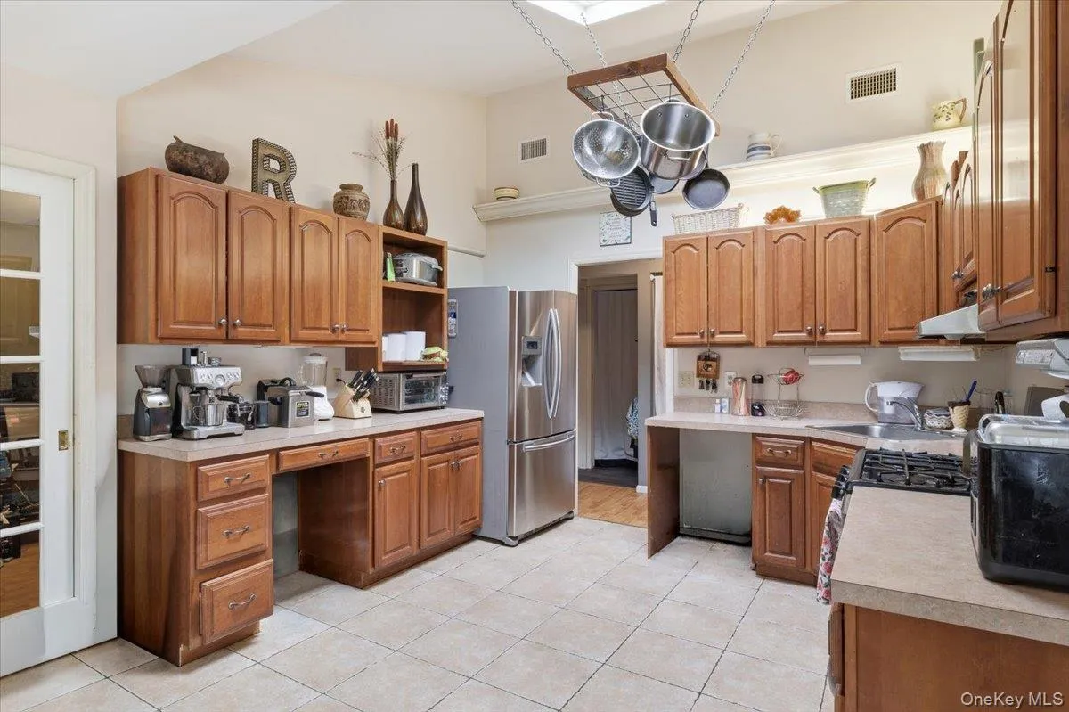 10 Calicotree Lane, Brookhaven, NY, 3 Bedrooms Bedrooms, 9 Rooms Rooms,2 BathroomsBathrooms,Residential,For Rent,Calicotree,0,994659 10 Calicotree Lane, Brookhaven, NY, 3 Bedrooms Bedrooms, 9 Rooms Rooms,2 BathroomsBathrooms,Residential,For Rent,Calicotree,0,994659