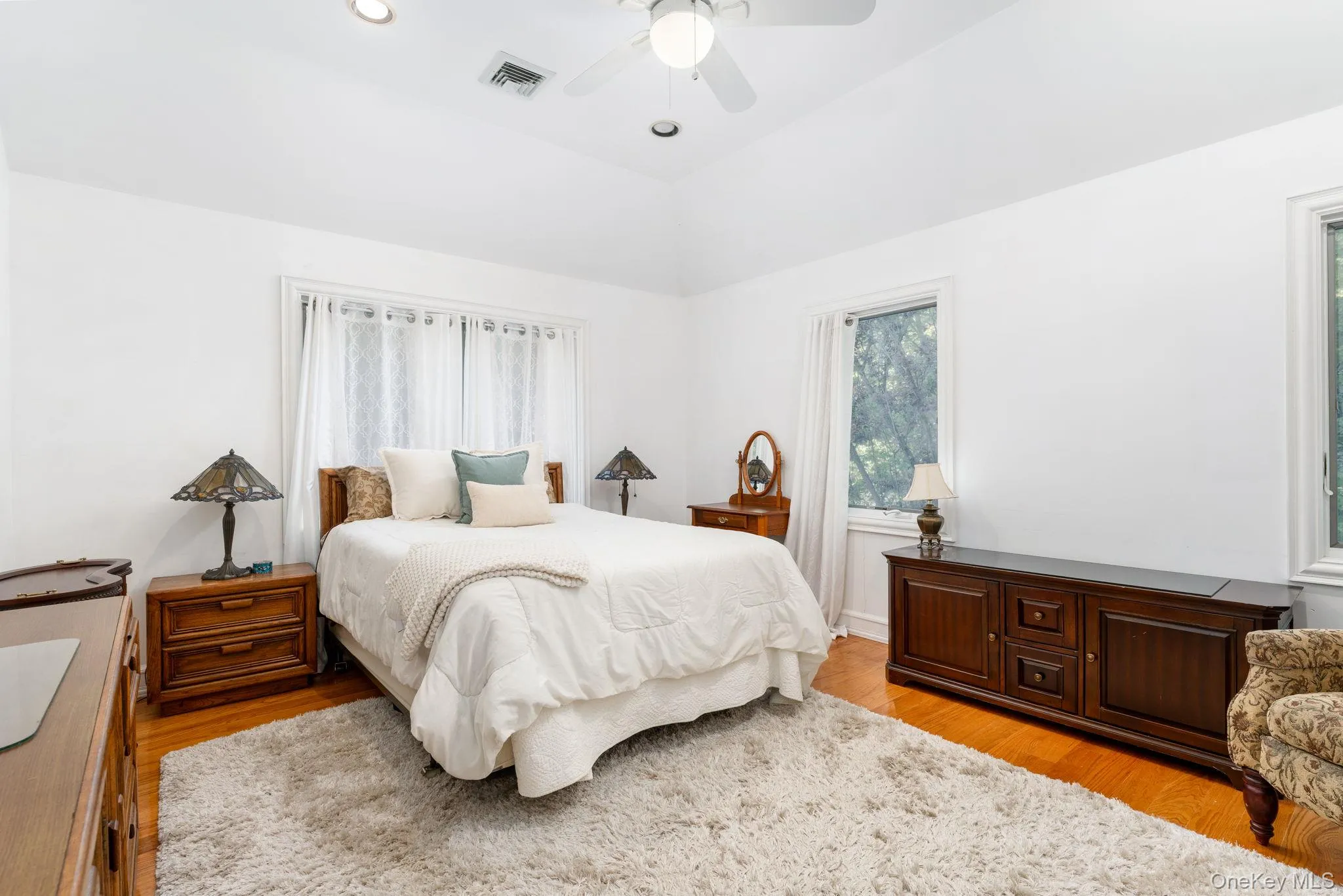 2 Spring Hill Road, Smithtown, NY, 6 Bedrooms Bedrooms, 12 Rooms Rooms,4 BathroomsBathrooms,Residential,For Rent,Spring Hill,0,994674 2 Spring Hill Road, Smithtown, NY, 6 Bedrooms Bedrooms, 12 Rooms Rooms,4 BathroomsBathrooms,Residential,For Rent,Spring Hill,0,994674