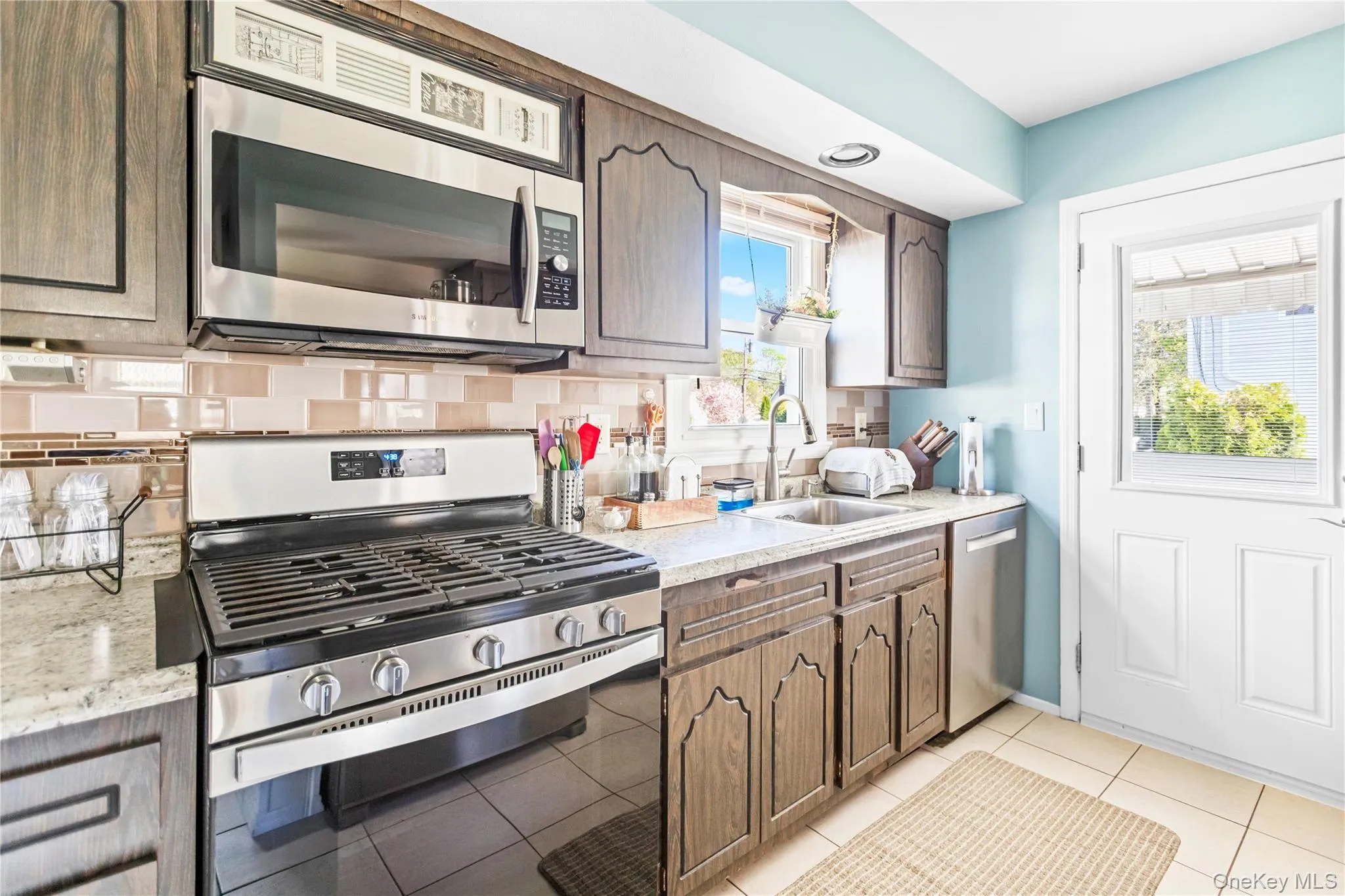 1080 Bay Shore Avenue, Islip, NY, 3 Bedrooms Bedrooms, 7 Rooms Rooms,1 BathroomBathrooms,Residential,For Rent,Bay Shore,0,994682 1080 Bay Shore Avenue, Islip, NY, 3 Bedrooms Bedrooms, 7 Rooms Rooms,1 BathroomBathrooms,Residential,For Rent,Bay Shore,0,994682