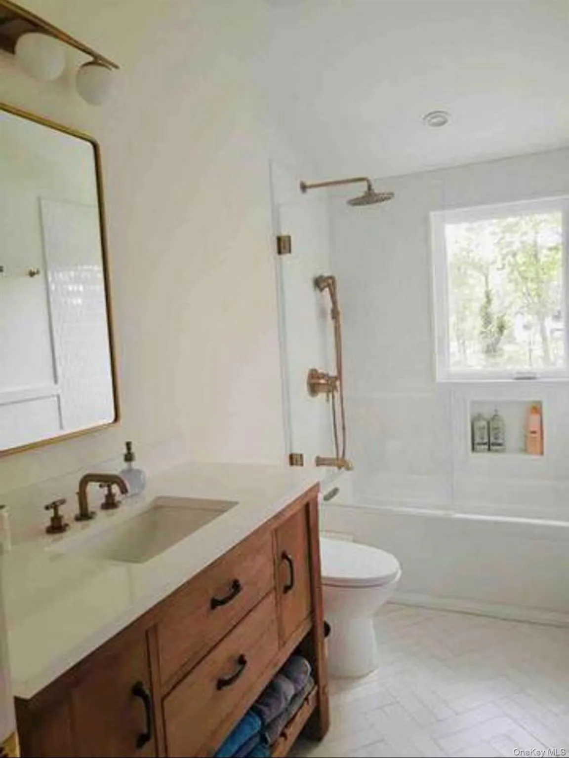 41 Columbine Avenue, Southampton, NY, 6 Bedrooms Bedrooms, 12 Rooms Rooms,4 BathroomsBathrooms,Residential Lease,For Rent,Columbine,0,994697 41 Columbine Avenue, Southampton, NY, 6 Bedrooms Bedrooms, 12 Rooms Rooms,4 BathroomsBathrooms,Residential Lease,For Rent,Columbine,0,994697