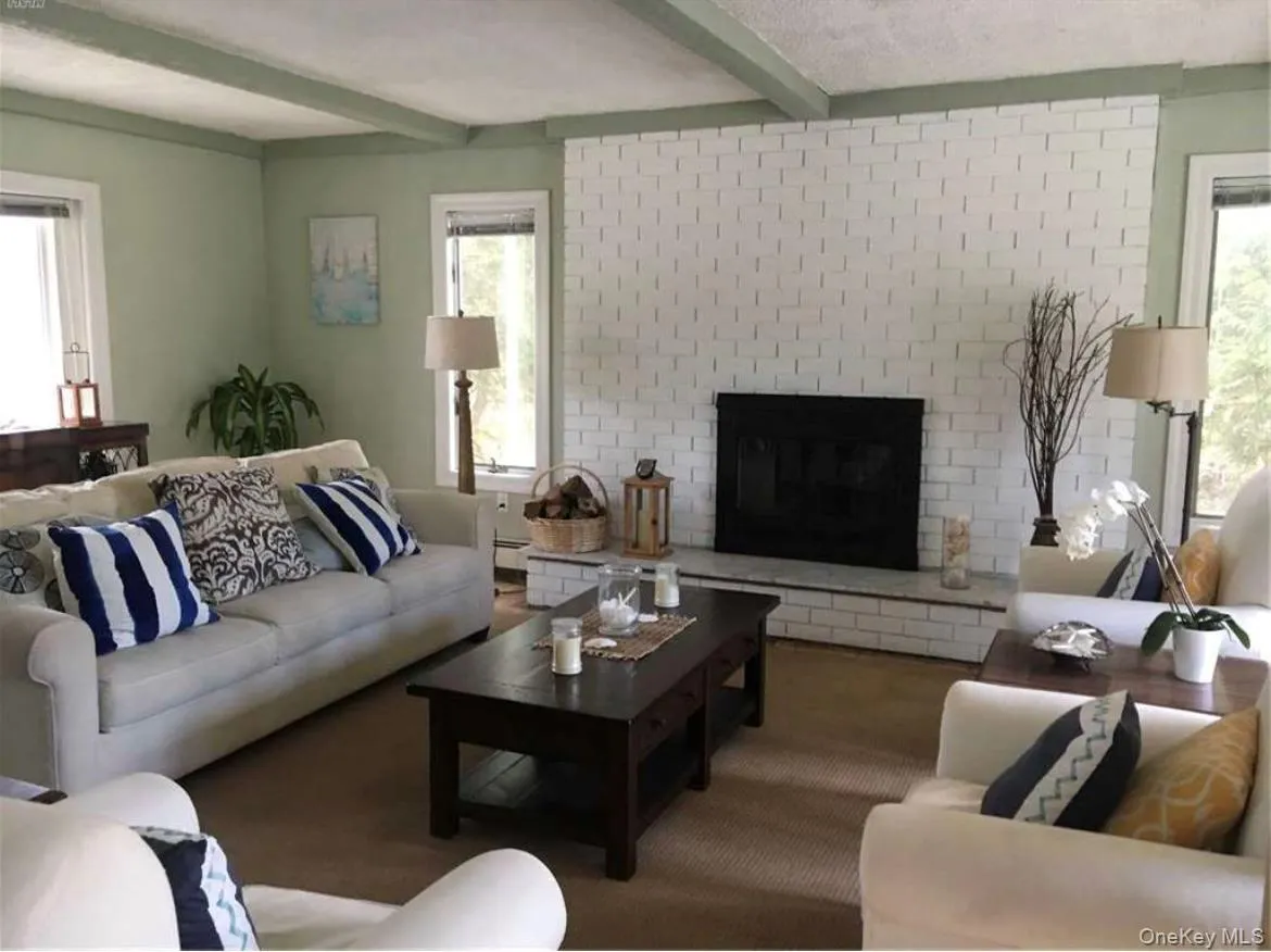 41 Columbine Avenue, Southampton, NY, 6 Bedrooms Bedrooms, 12 Rooms Rooms,4 BathroomsBathrooms,Residential Lease,For Rent,Columbine,0,994697 41 Columbine Avenue, Southampton, NY, 6 Bedrooms Bedrooms, 12 Rooms Rooms,4 BathroomsBathrooms,Residential Lease,For Rent,Columbine,0,994697