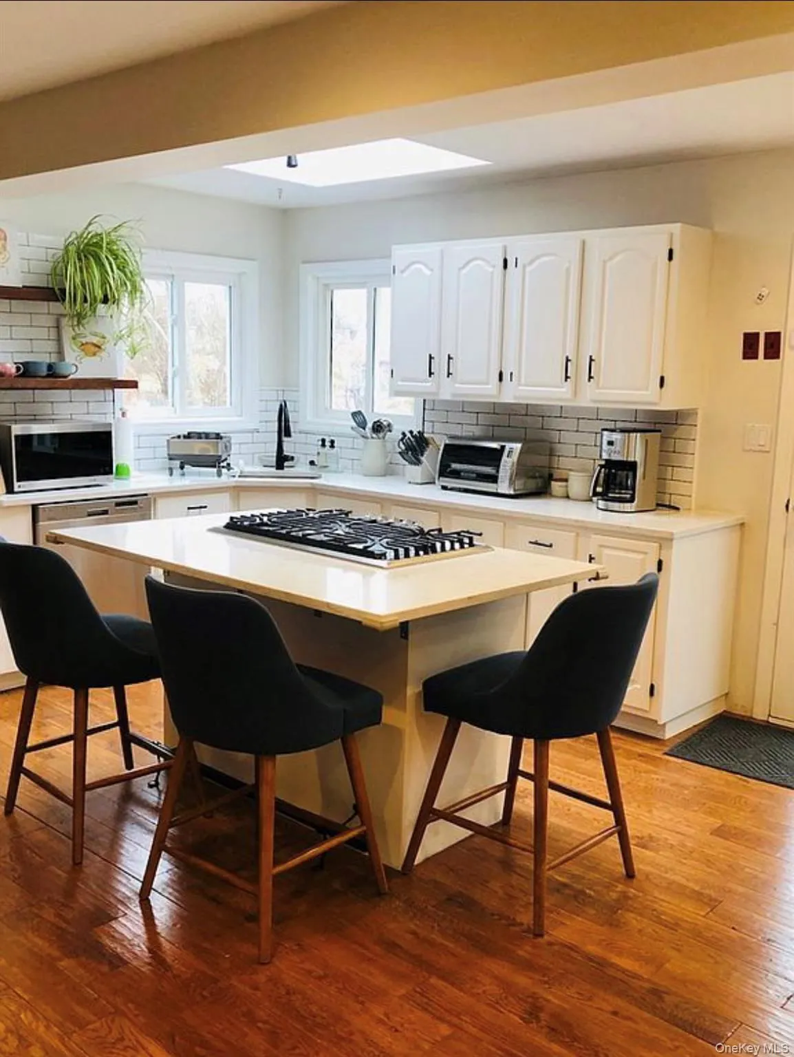 41 Columbine Avenue, Southampton, NY, 6 Bedrooms Bedrooms, 12 Rooms Rooms,4 BathroomsBathrooms,Residential Lease,For Rent,Columbine,0,994697 41 Columbine Avenue, Southampton, NY, 6 Bedrooms Bedrooms, 12 Rooms Rooms,4 BathroomsBathrooms,Residential Lease,For Rent,Columbine,0,994697