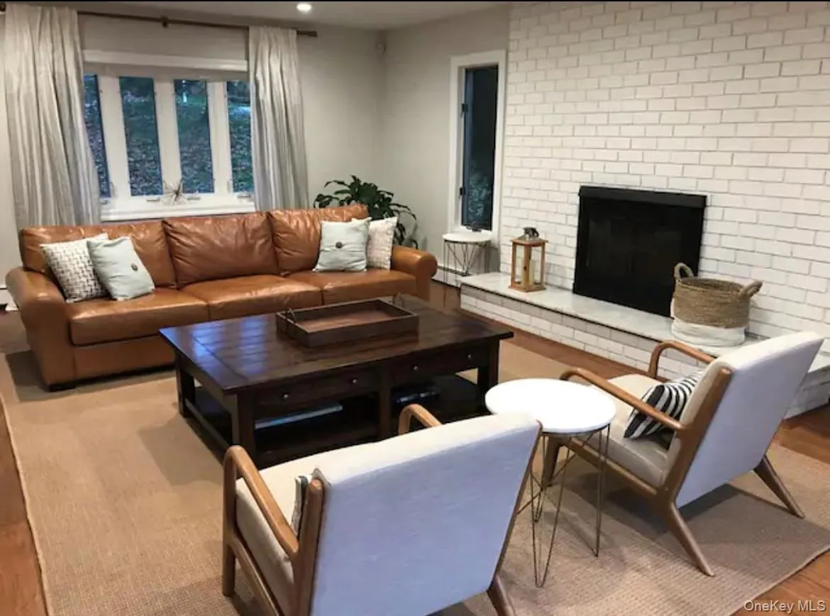 41 Columbine Avenue, Southampton, NY, 6 Bedrooms Bedrooms, 12 Rooms Rooms,4 BathroomsBathrooms,Residential Lease,For Rent,Columbine,0,994697 41 Columbine Avenue, Southampton, NY, 6 Bedrooms Bedrooms, 12 Rooms Rooms,4 BathroomsBathrooms,Residential Lease,For Rent,Columbine,0,994697