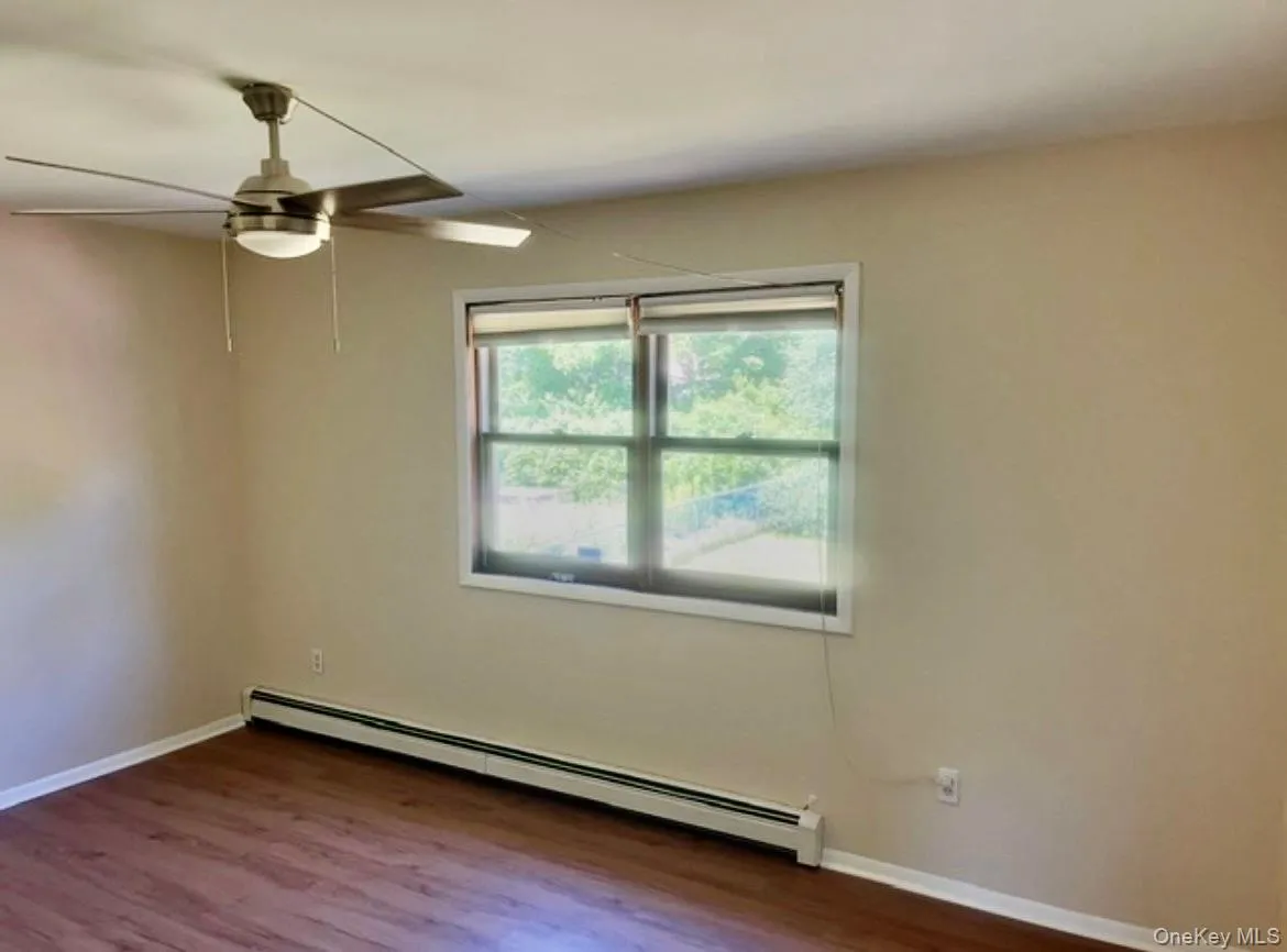 Plenty of natural light in this third bedroom Plenty of natural light in this third bedroom